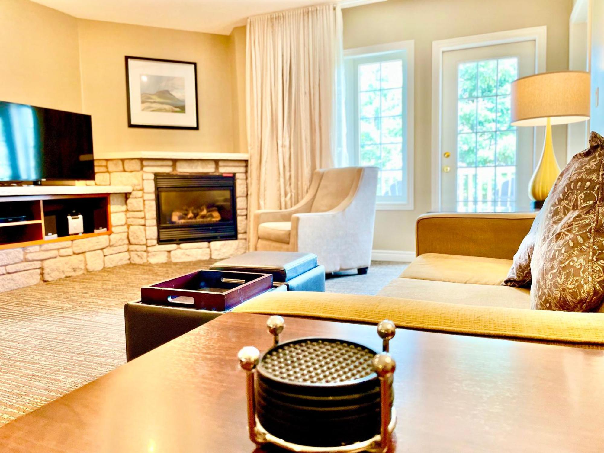 Hillside Haven: Carriage Club Resort Retreat Edgar Bagian luar foto