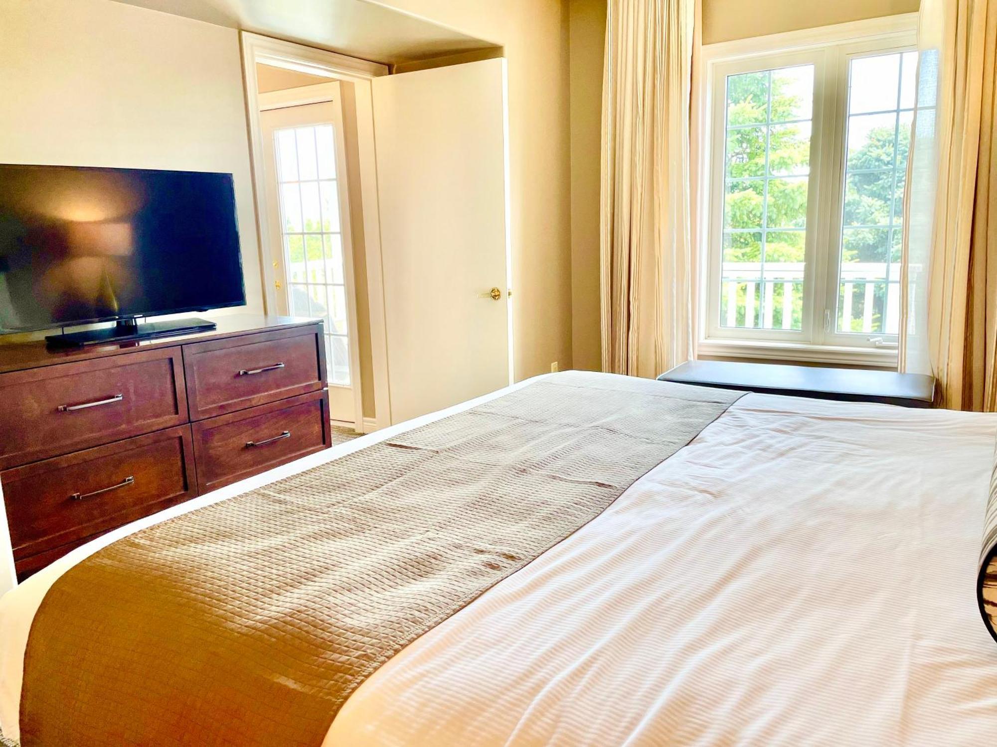 Hillside Haven: Carriage Club Resort Retreat Edgar Bagian luar foto